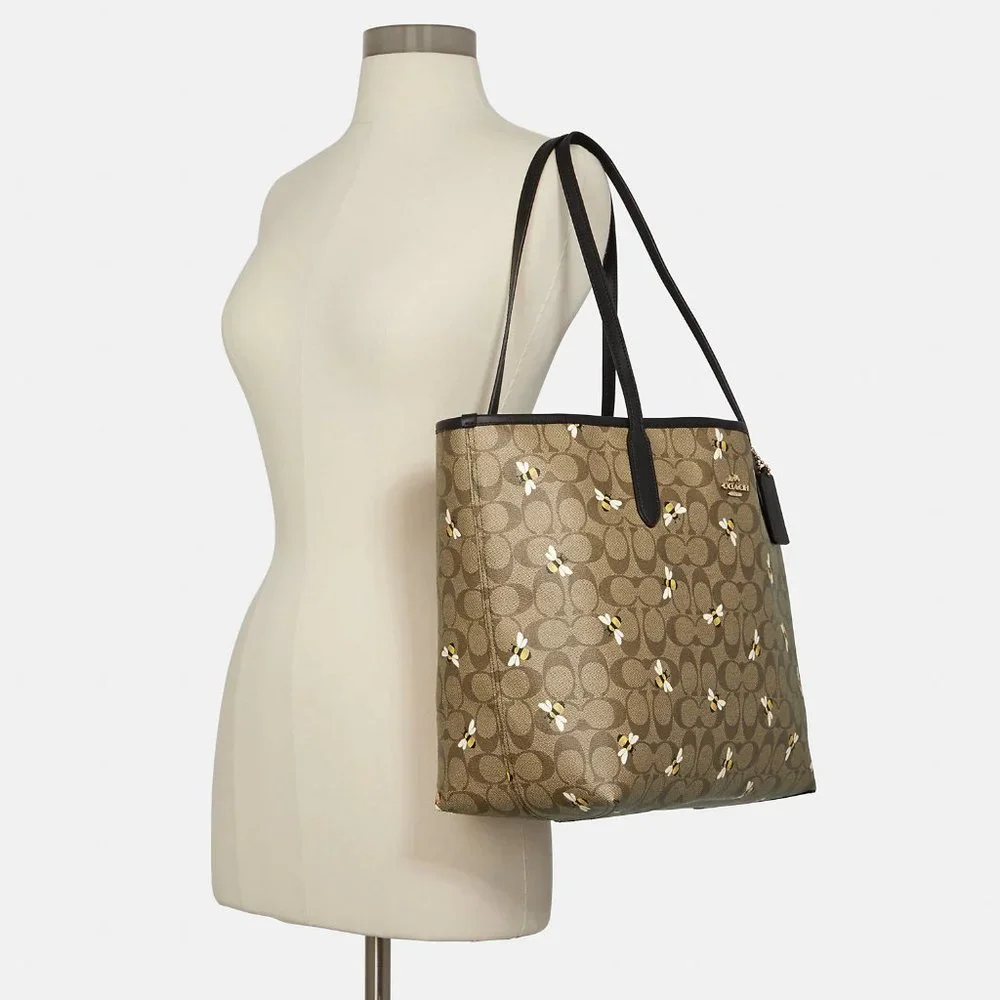 🐝 🥰 Coach City Tote In Signature Canvas With Bee Print_4
